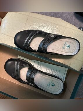 Planet Comfort Black Leather Mary Jane Slip-On Flats